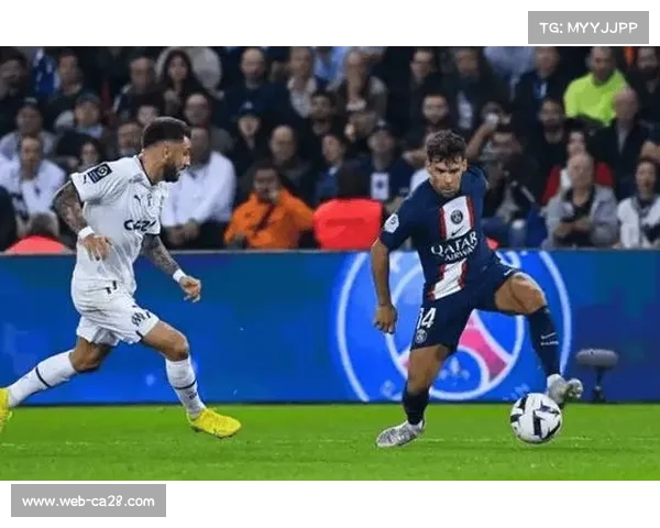 雷恩客场四球惨败洛里昂，防守体系崩盘