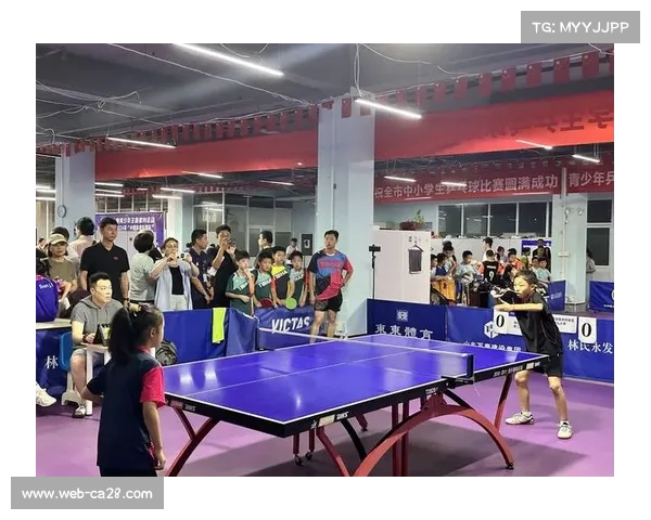 基层乒乓球比赛培养青少年兴趣，直拍横拍切换显技巧普及